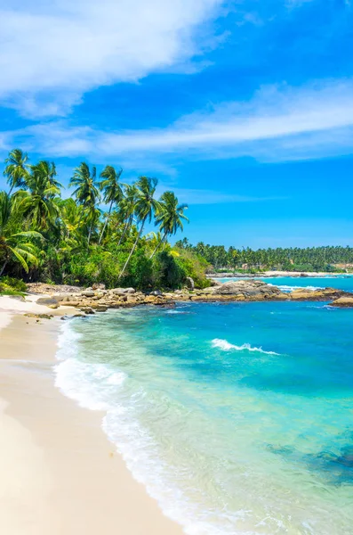 Praia tropical no Sri Lanka — Fotografia de Stock