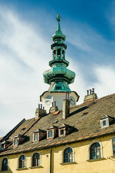 Pohled Středověkou Věž Saint Michael Gate Bratislavě Pamětihodnosti Starého Města — Stock fotografie