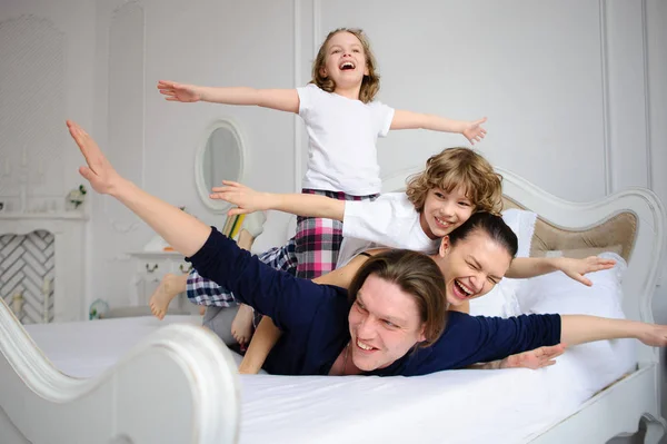 Morning in amicable family. — Stock Photo, Image