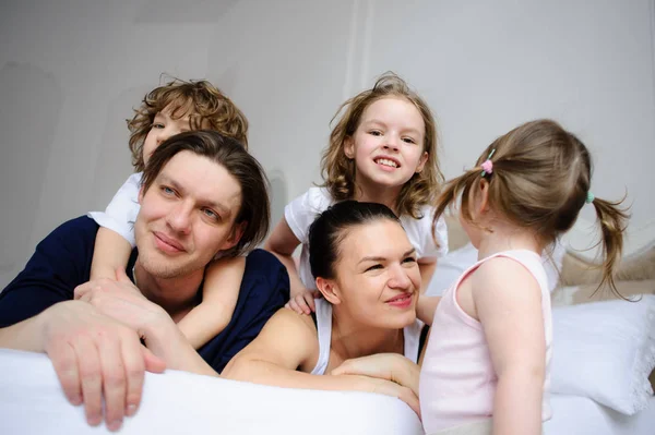 Morning in a big family. — Stock Photo, Image