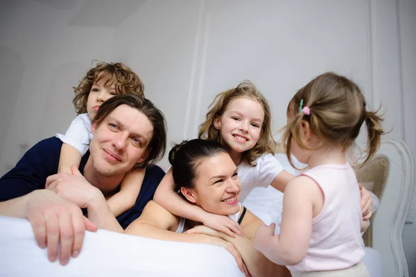 Morning in a big family. — Stock Photo, Image