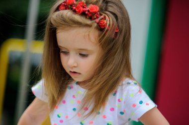 4-5 yıl çekici kız portresi.