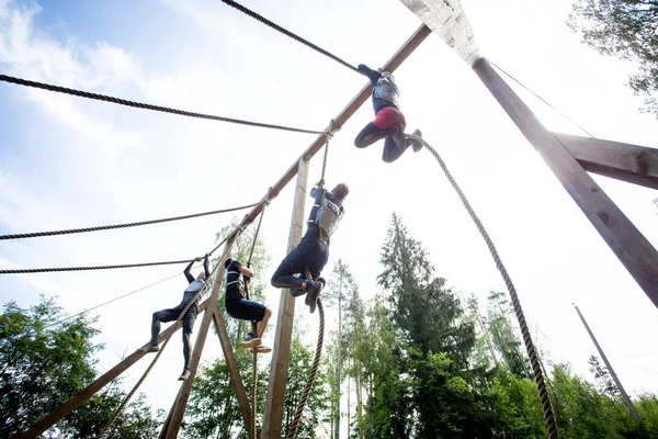 Atletas Superar Obstáculos Corrida Aventura Heróis — Fotografia de Stock