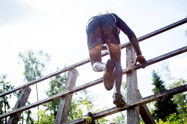 Atletas Superar Obstáculos Corrida Aventura Heróis — Fotografia de Stock