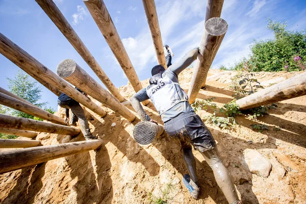 Atletas Superar Obstáculos Corrida Aventura Heróis — Fotografia de Stock