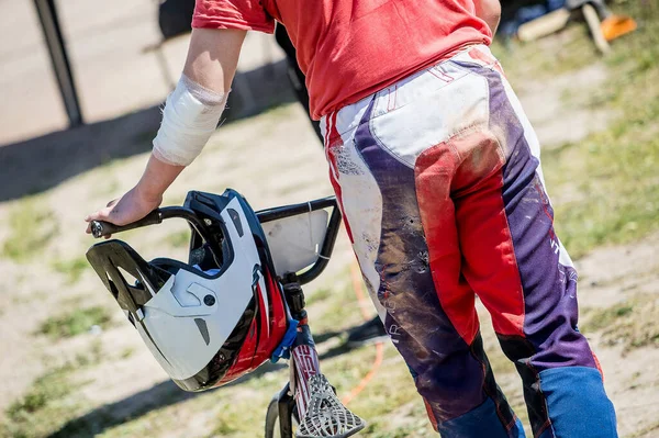 Atleta Deixa Pista Após Acidente — Fotografia de Stock