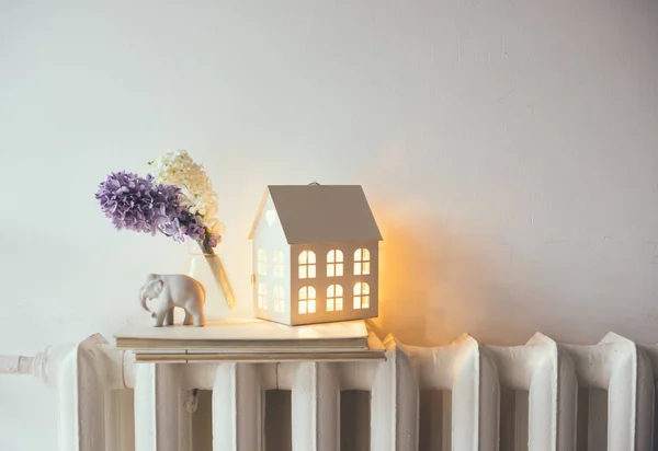 Kamer decoratie, warm licht — Stockfoto