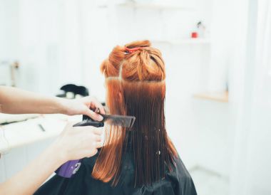Güzellik Salonu, saç kesimi ve saç şekillendirme çalışma stilist
