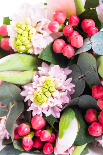 Banda růžové hyacinty, ozdobné plody a tulipány, slavnostní — Stock fotografie