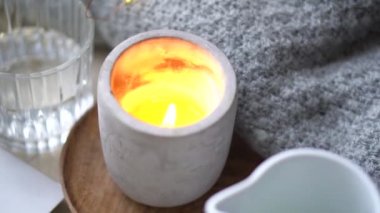 Masada yanan mum var.