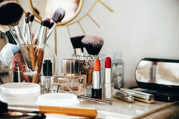 Real professional makeup tools and acessories, brushes and lipsticks — 스톡 사진