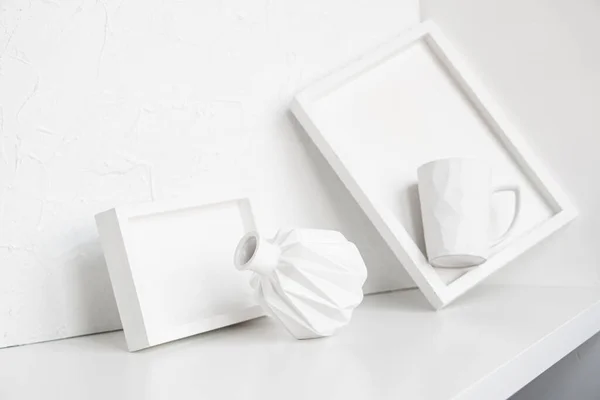 Абстрактная коллекция различных белых предметов, современный минимальный декор — стоковое фото