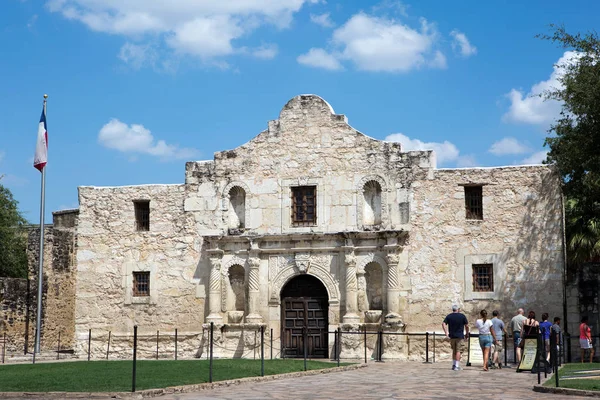 Turistas no Alamo Texas — Fotografia de Stock