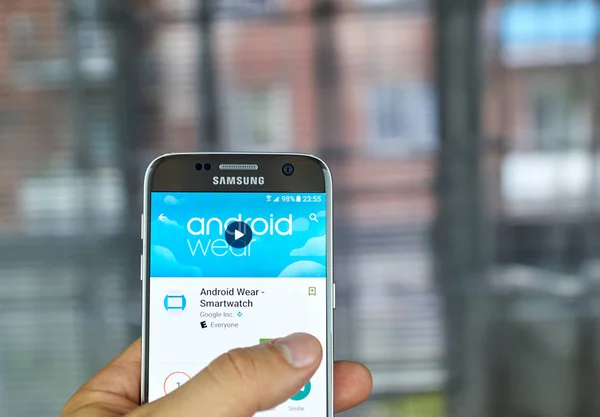 Smartwatch usar Android do Google — Fotografia de Stock