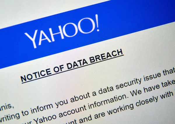 Pemberitahuan Yahoo tentang pelanggaran data — Stok Foto