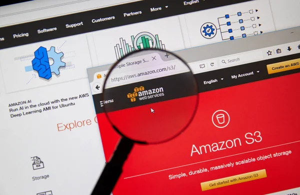 Amazon Web Services hemsida — Stockfoto