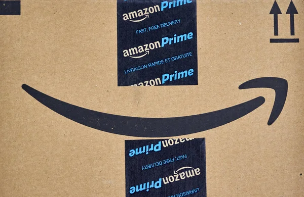 Amazon Prime shipping box — Stock Photo, Image