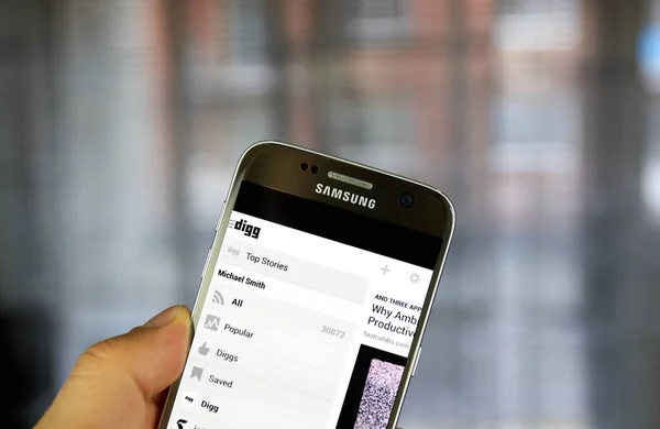 Digg app op Samsung S7. — Stockfoto