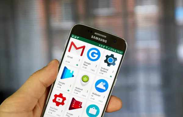 Vários ícones de aplicativos do Google no Google Play . — Fotografia de Stock