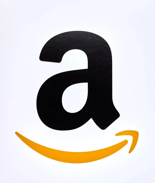 Amazon-Logo auf weißem Hintergrund. — Stockfoto