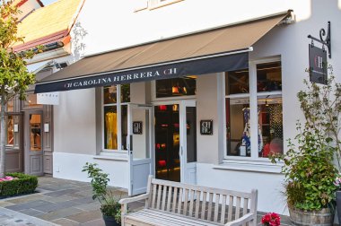 Carolina Herrera butik La Vallee Köyü.