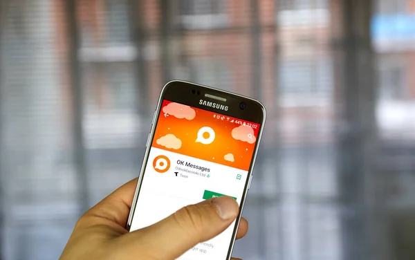 Odnoklassniki app på Samsung S7. — Stockfoto