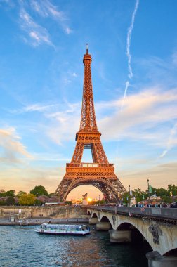 Akşam, doğal görünüm Eyfel Kulesi