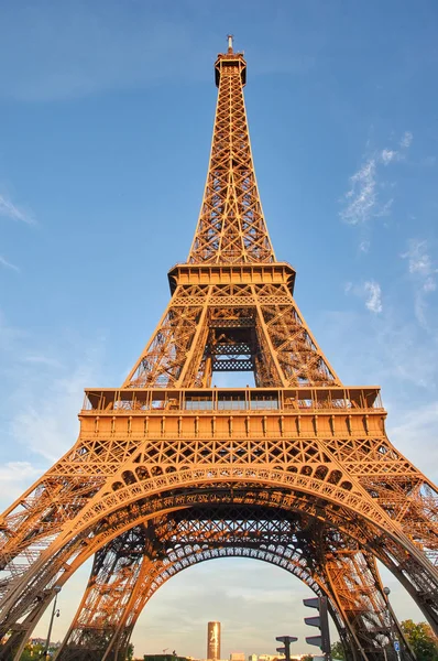 La Tour Eiffel en soirée, vue panoramique — Photo