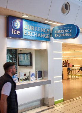 Buz para birimi döviz bürosu havaalanında