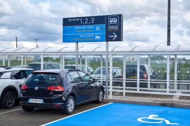 Charles De Gaulle Havaalanı Otoparkı