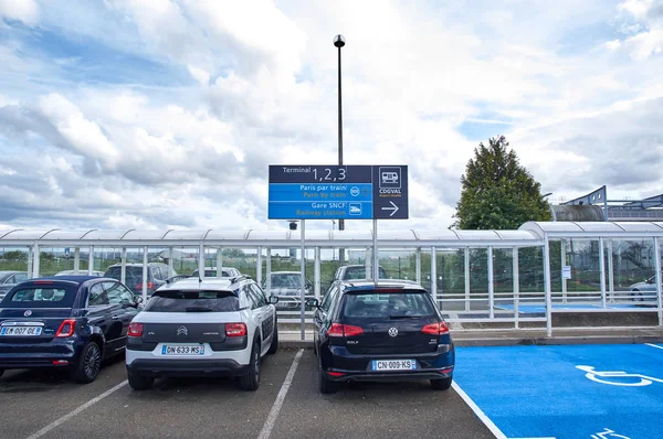 Charles De Gaulle Havaalanı Otoparkı