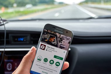 Bir telefon Uber sürücü app