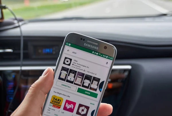 Uber program på Samsung S7 — Stockfoto