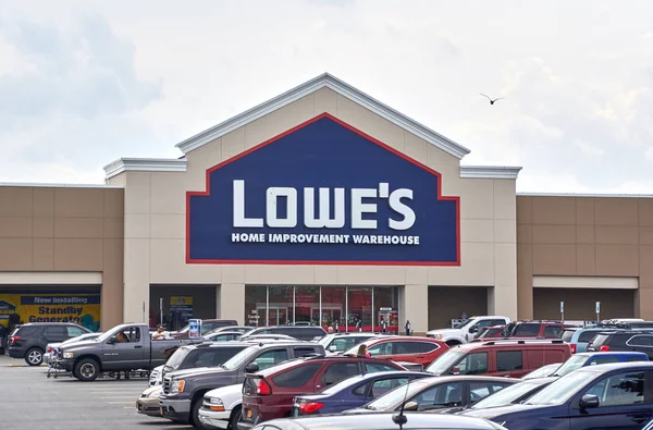 Lowe's mağaza ve logosu