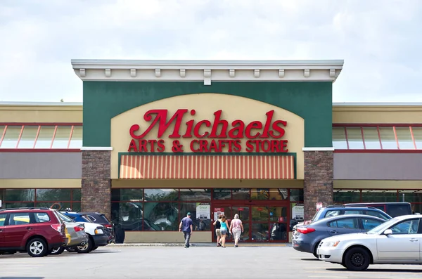 Obchod Michaels umění řemesla a logo. — Stock fotografie
