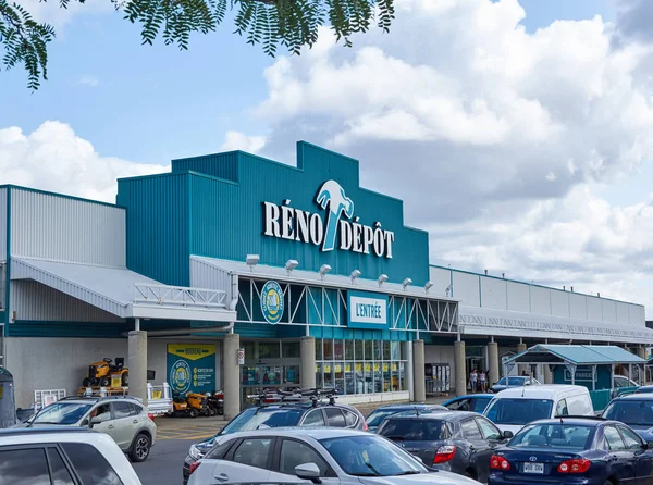 Tienda Reno Depot y estacionamiento . — Foto de Stock