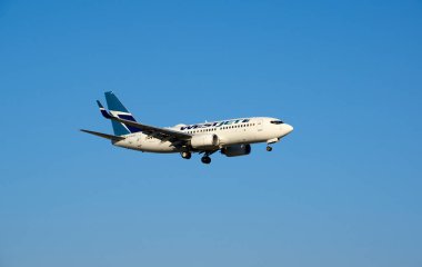 WestJet C-Fwso Boeing 737 açılış.