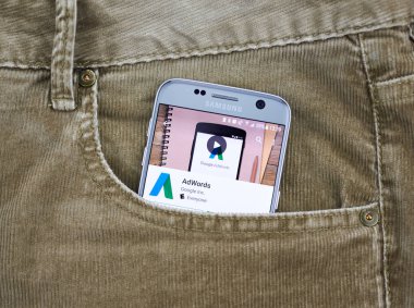 Montreal, Kanada - 2 Ekim 2017: Google Adwords S7 android app. Google Adwords reklamları görüntülemek isteyen işletmeler için bir reklam hizmet yanında Google olduğunu.