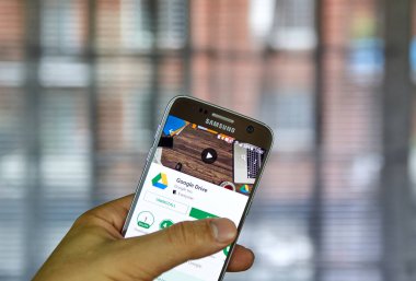 Google sürücü mobil uygulama.