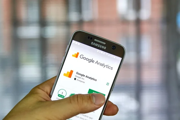 Aplikacji mobilnej Google Analytics. — Zdjęcie stockowe