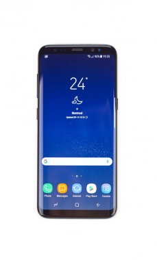 Beyaz bir arka plan üzerinde yeni Samsung s8