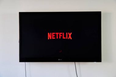 Montreal, Kanada - 15 Kasım 2017: Lg Tv. Netflix logosuna Netflix Reed Hastings ve Marc Randolph tarafından 29 Ağustos 1997'de, Scotts Valley, Kaliforniya'kurulan Amerikan eğlence şirketidir.