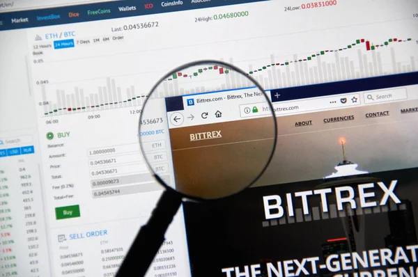 Montreal, Kanada - 23 Aralık 2017: Bittrex cryptocurrency exchange Web Büyüteç altında