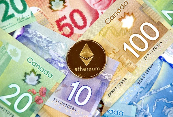 Montreal Kanada Marca 2018 Ethereum Kryptowaluta Monet Logo Kanadyjskie Banknoty — Zdjęcie stockowe
