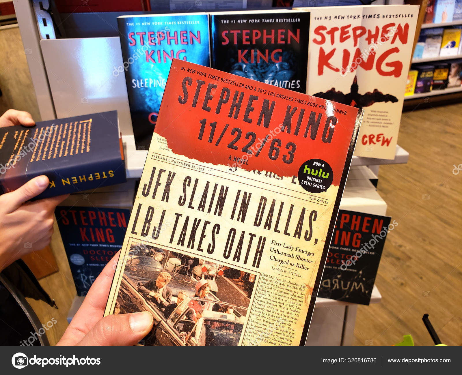 11/22/63: A Novel by King, Stephen