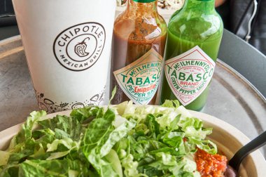 Acı soslu Chipotle tabağı..