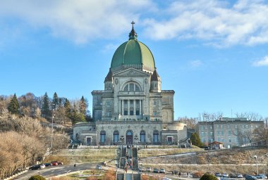 Montreal, Quebec 'teki Saint Joseph Oratory' de. Saint Joseph 's Oratory of Mount Royal, Montreal' deki Westmount Zirvesi 'nde bulunan bir Roma Katolik küçük bazilikası ve ulusal tapınağıdır.