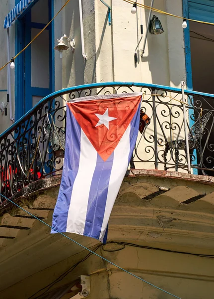 Bandera Cubana Ondeando Balcón Habana Cuba — Foto de Stock