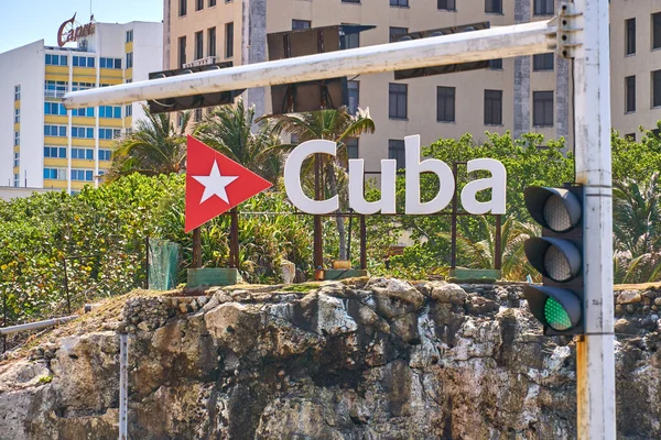 Havana Küba Mayıs 2019 Küba Tabelası Kırmızı Üçgenli Nacional Oteli — Stok fotoğraf