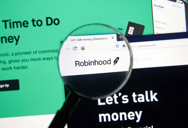 Montreal, Kanada - 08 Mart 2020 Robinhood uygulaması ve logosu ekranda. Robinhood Finansal Hizmetler Şirketi. Şirket, insanlara hisse senedine yatırım yapma olanağı sağlayan mobil uygulama ve web sitesi sunuyor.